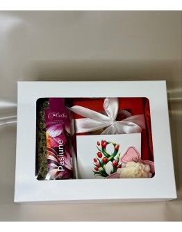 Cutie cadou 8 martie Nr.2